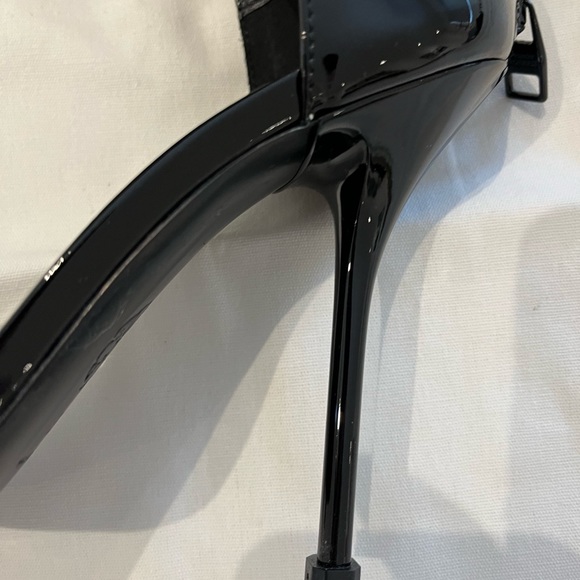 Alexander McQueen ankle pumps - Picture 3 of 9